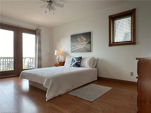 16 Dean Street, Port Dover, ON - Indoor Photo Showing Bedroom