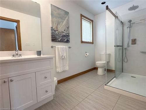 16 Dean Street, Port Dover, ON - Indoor Photo Showing Bathroom