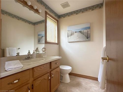 16 Dean Street, Port Dover, ON - Indoor Photo Showing Bathroom