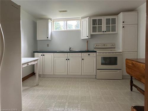 16 Dean Street, Port Dover, ON - Indoor Photo Showing Kitchen