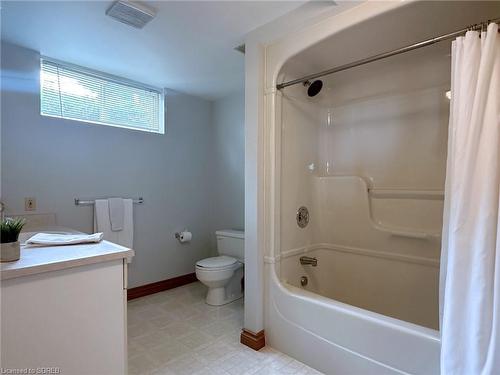 16 Dean Street, Port Dover, ON - Indoor Photo Showing Bathroom