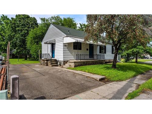 848 Colborne Street E, Brantford, ON - Outdoor