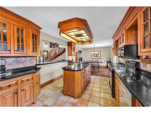 587 Hillcrest Road, Simcoe, ON - Indoor Photo Showing Kitchen