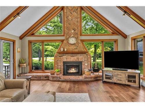 587 Hillcrest Road, Simcoe, ON - Indoor Photo Showing Living Room With Fireplace