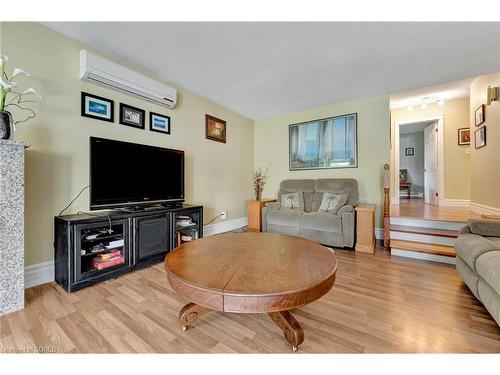 21 Jaylin Crescent, Port Dover, ON - Indoor Photo Showing Living Room