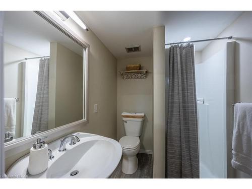 28 Donjon Boulevard, Port Dover, ON - Indoor Photo Showing Bathroom