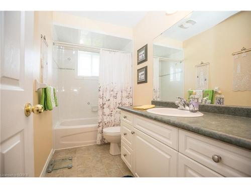 19 Coastal Court, Port Dover, ON - Indoor Photo Showing Bathroom