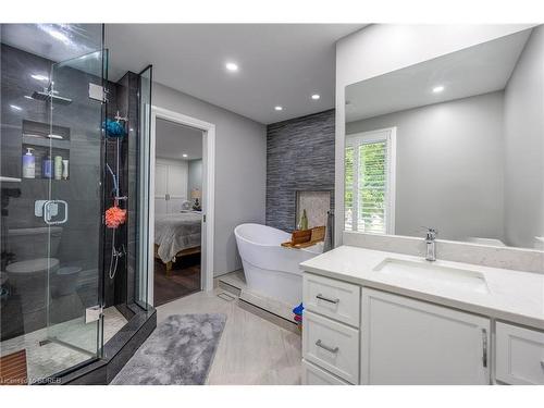 7 Judd Drive, Simcoe, ON - Indoor Photo Showing Bathroom