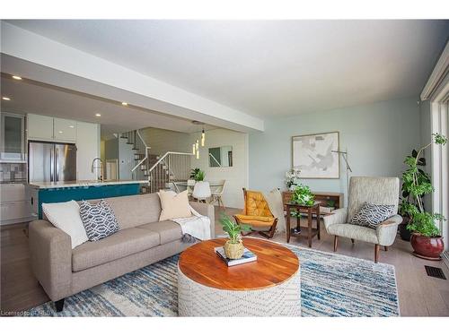 118 Brown Street, Port Dover, ON - Indoor Photo Showing Living Room