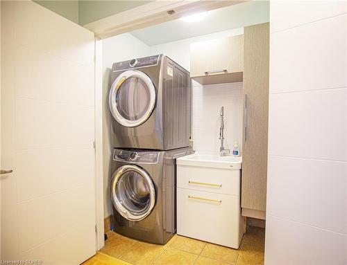 118 Brown Street, Port Dover, ON - Indoor Photo Showing Laundry Room