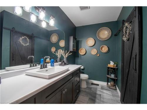 64 Rokeby Side Rd, Norfolk, ON - Indoor Photo Showing Bathroom