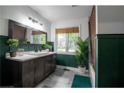 64 Rokeby Side Rd, Norfolk, ON - Indoor Photo Showing Bathroom