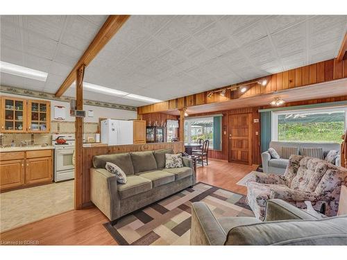 8 Regent Street, Port Dover, ON - Indoor Photo Showing Living Room