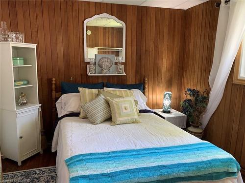 8 Regent Street, Port Dover, ON - Indoor Photo Showing Bedroom