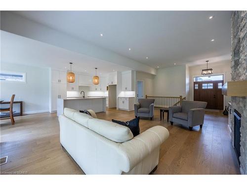 120 Newport Lane, Port Dover, ON - Indoor Photo Showing Living Room