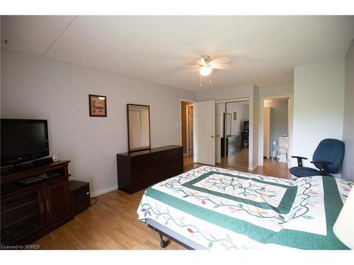 402-5 Mill Pond Court, Simcoe, ON - Indoor Photo Showing Bedroom