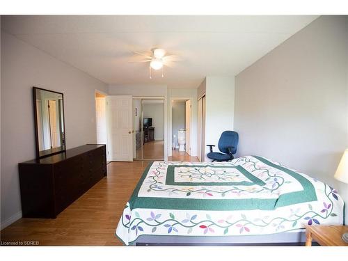 402-5 Mill Pond Court, Simcoe, ON - Indoor Photo Showing Bedroom