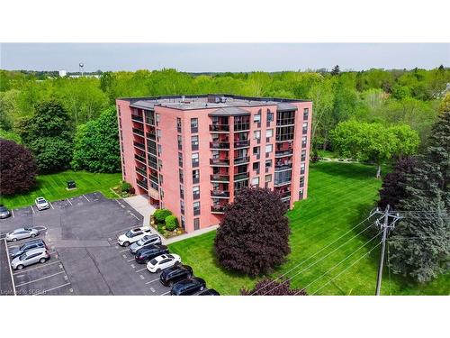 402-5 Mill Pond Court, Simcoe, ON - Outdoor