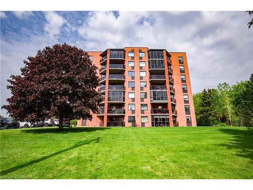 402-5 Mill Pond Court, Simcoe, ON - Outdoor With Balcony