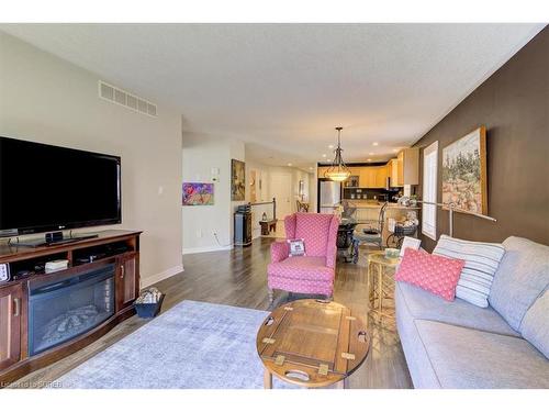 38 Pheasant Trail, Port Dover, ON - Indoor Photo Showing Living Room