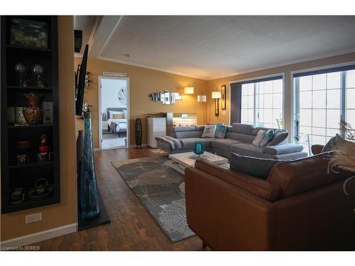 2 Hickory Hollow, Nanticoke, ON - Indoor Photo Showing Living Room