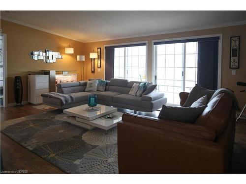 2 Hickory Hollow, Nanticoke, ON - Indoor Photo Showing Living Room