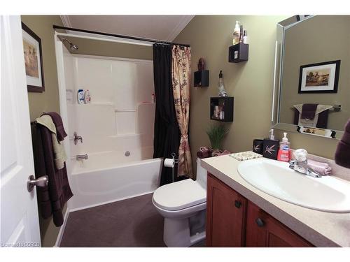 2 Hickory Hollow, Nanticoke, ON - Indoor Photo Showing Bathroom