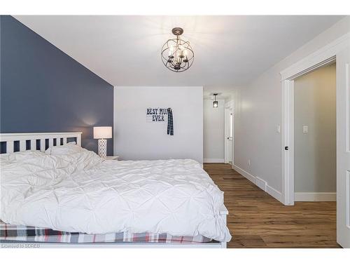 82 Sunview Drive, Norwich, ON - Indoor Photo Showing Bedroom