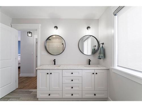 82 Sunview Drive, Norwich, ON - Indoor Photo Showing Bathroom