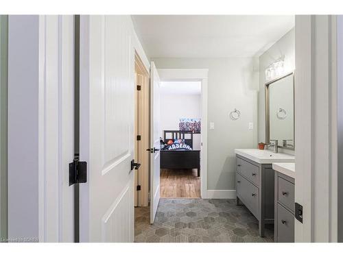 82 Sunview Drive, Norwich, ON - Indoor Photo Showing Bathroom