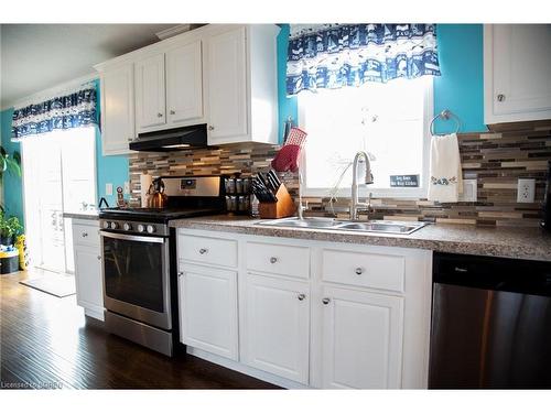 22 Cricklewood Crescent, Nanticoke, ON - Indoor Photo Showing Kitchen With Double Sink