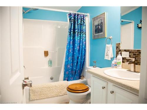 22 Cricklewood Crescent, Nanticoke, ON - Indoor Photo Showing Bathroom