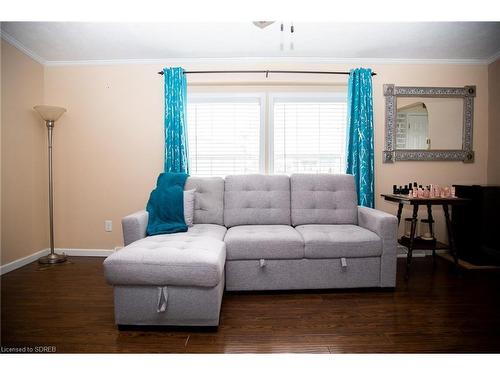 22 Cricklewood Crescent, Nanticoke, ON - Indoor Photo Showing Living Room