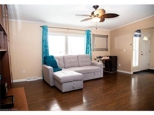 22 Cricklewood Crescent, Nanticoke, ON - Indoor Photo Showing Living Room