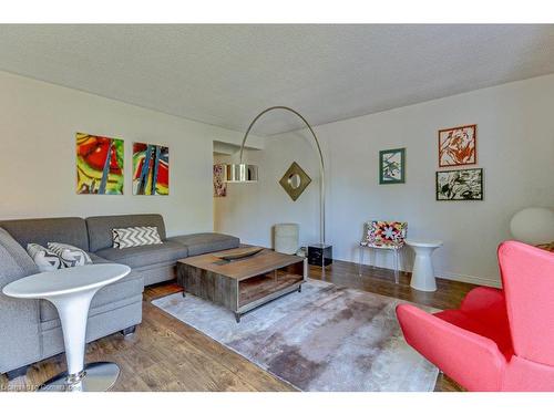 28 Montclair Crescent, Simcoe, ON - Indoor Photo Showing Living Room