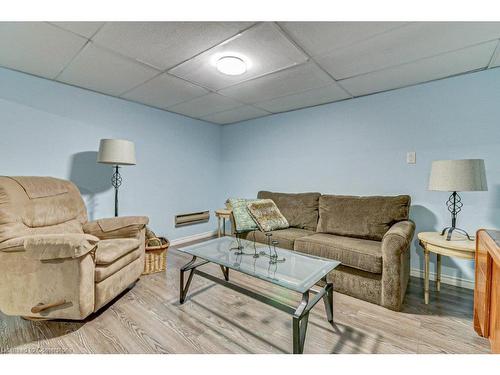 28 Montclair Crescent, Simcoe, ON - Indoor Photo Showing Living Room