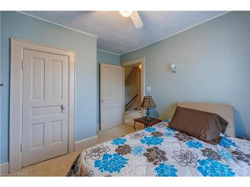 207 Market Street E, Port Dover, ON - Indoor Photo Showing Bedroom