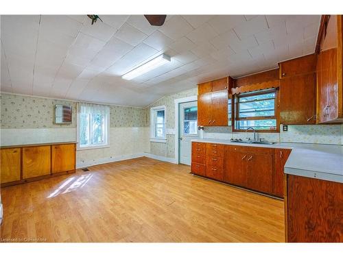 1665 Concession 11 Road E, Waterford, ON - Indoor Photo Showing Kitchen