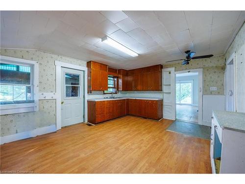 1665 Concession 11 Road E, Waterford, ON - Indoor Photo Showing Kitchen