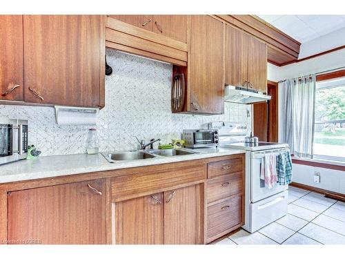 115 Mcdowell Road, Simcoe, ON - Indoor Photo Showing Kitchen With Double Sink