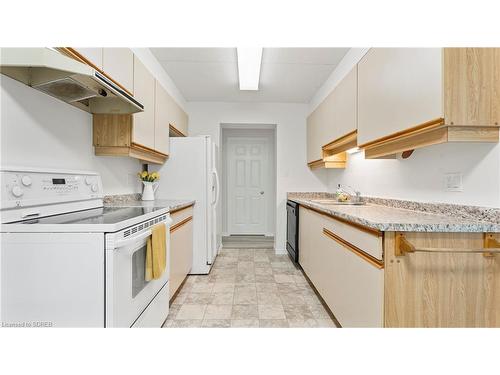 201-5 Mill Pond Court, Simcoe, ON - Indoor Photo Showing Kitchen