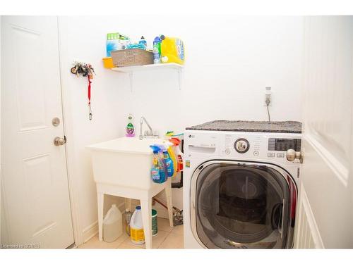 25-410 Queen Street S, Simcoe, ON - Indoor Photo Showing Laundry Room