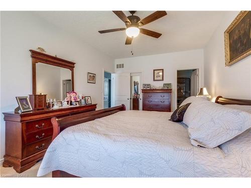 25-410 Queen Street S, Simcoe, ON - Indoor Photo Showing Bedroom