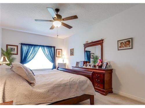 25-410 Queen Street S, Simcoe, ON - Indoor Photo Showing Bedroom