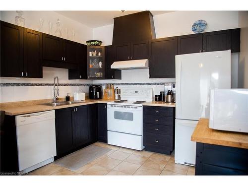 25-410 Queen Street S, Simcoe, ON - Indoor Photo Showing Kitchen