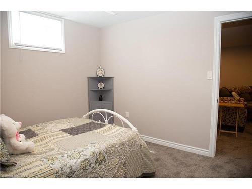 25-410 Queen Street S, Simcoe, ON - Indoor Photo Showing Bedroom