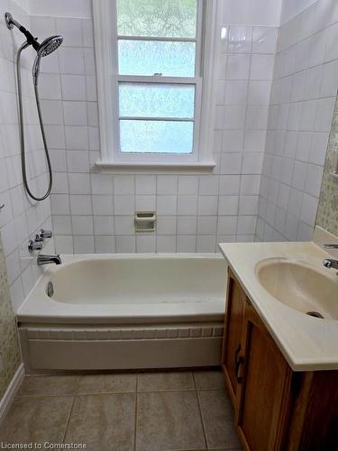 36 Parker Drive, Simcoe, ON - Indoor Photo Showing Bathroom