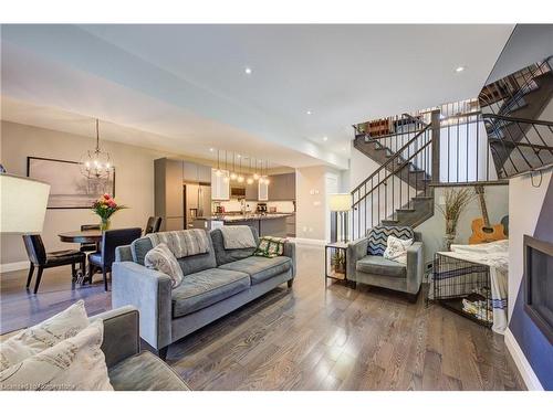 2016 Erie Street, Port Dover, ON - Indoor Photo Showing Living Room