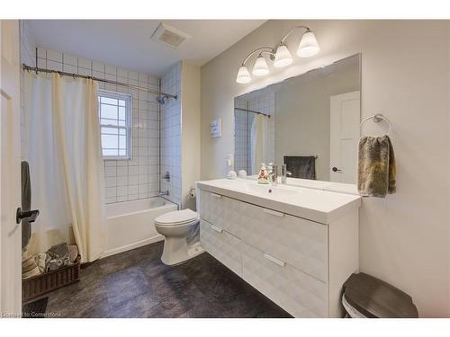 2016 Erie Street, Port Dover, ON - Indoor Photo Showing Bathroom