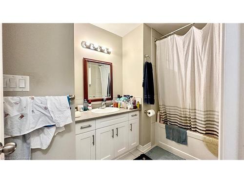 97 Windham Street, Simcoe, ON - Indoor Photo Showing Bathroom